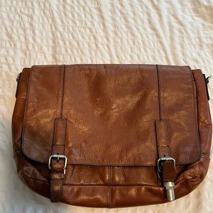 Brown leather fossil messenger bag